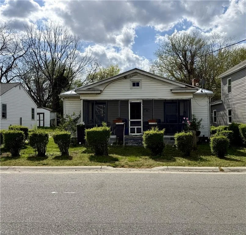 215 N Capital St, Suffolk — photo