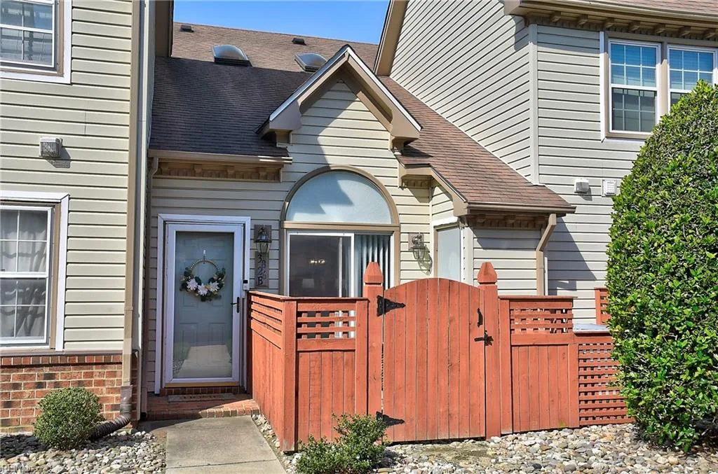 3826 Occoquan River Rch #E, Portsmouth — photo