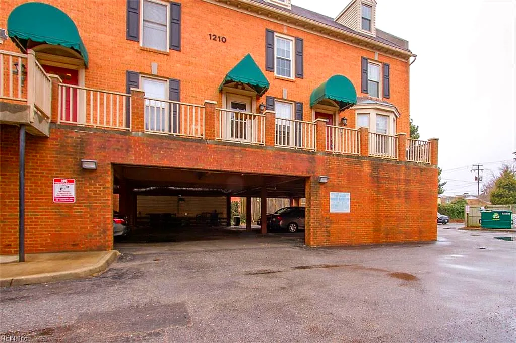 1210 Stockley Gdns #606, Norfolk — photo