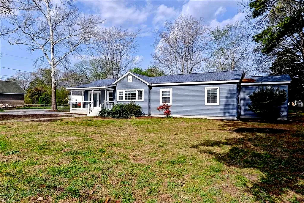 20 Hewitt St, Saluda — photo