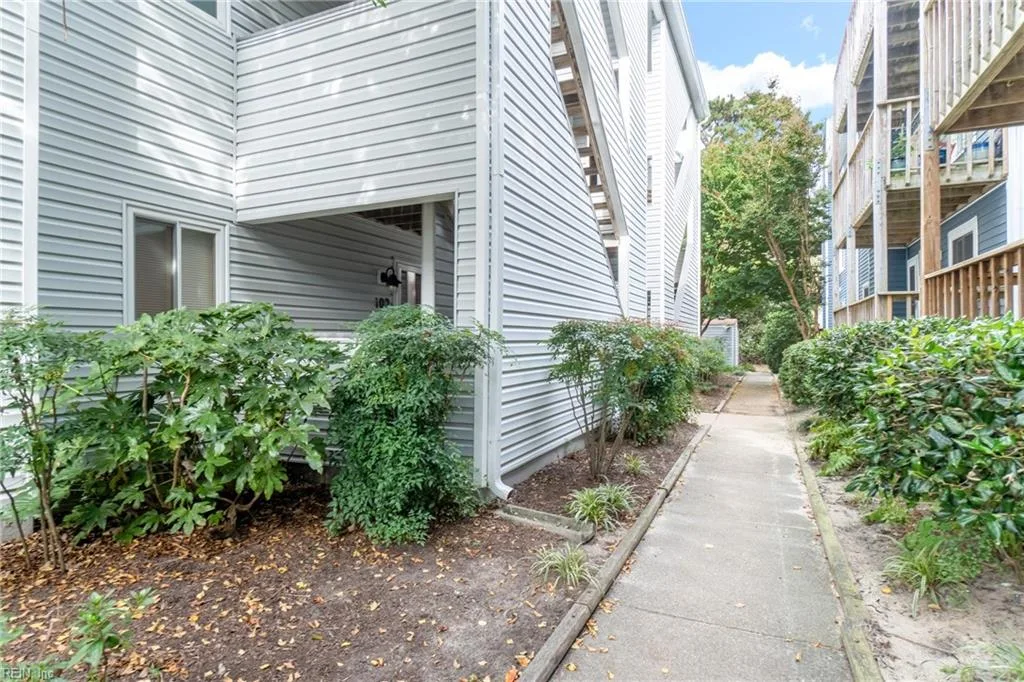 2316 Starfish Rd #102, Virginia Beach — photo