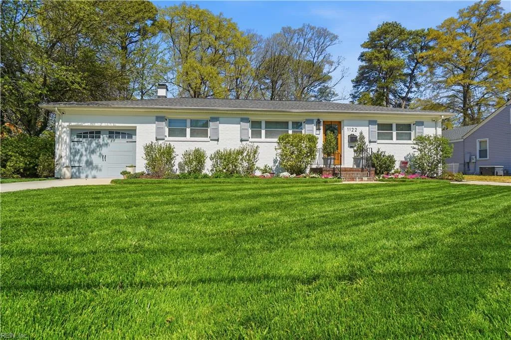 1122 Noble St, Norfolk — photo