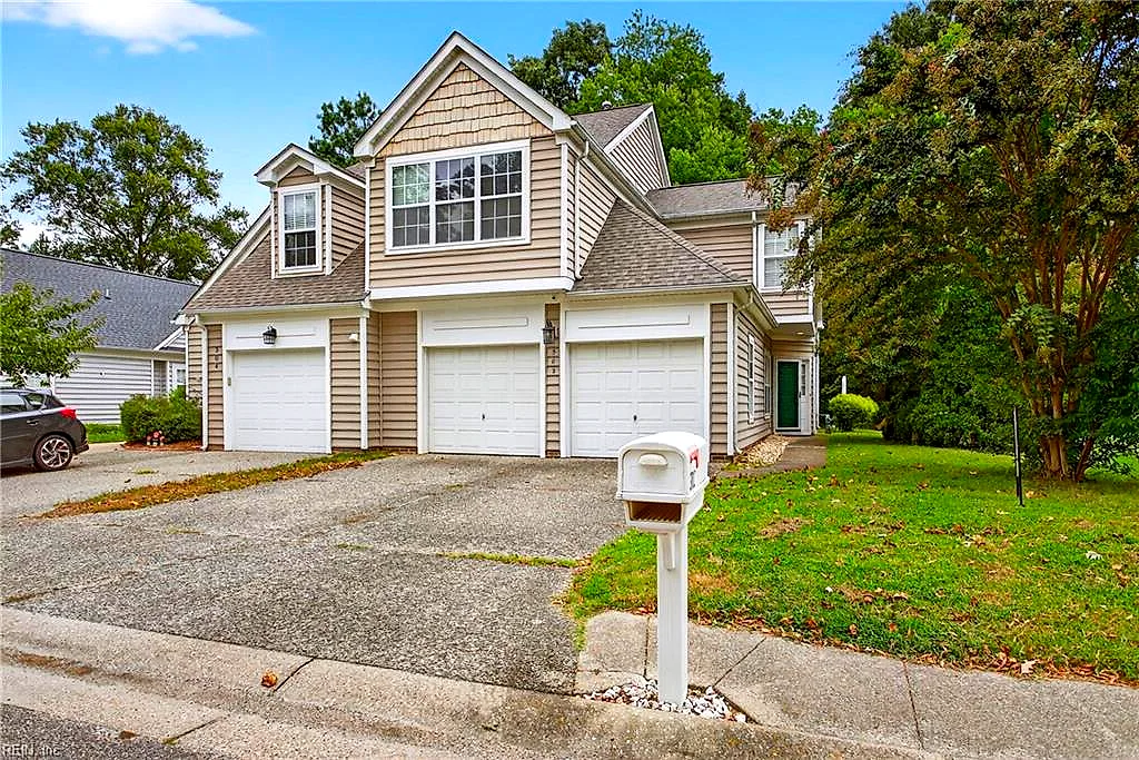 302 Dorothy Dr, Yorktown — photo