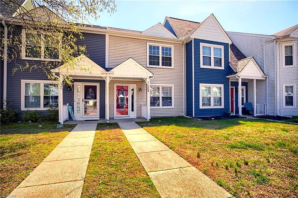 106 Heather Way #D, Yorktown — photo