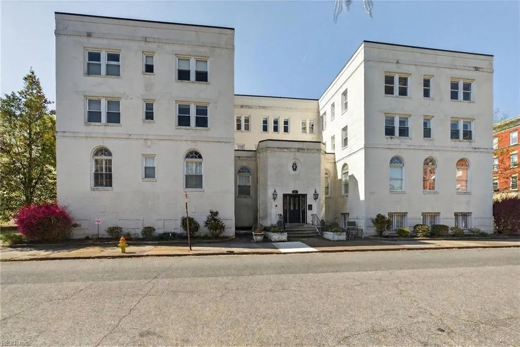 641 Redgate Ave #301, Norfolk — photo