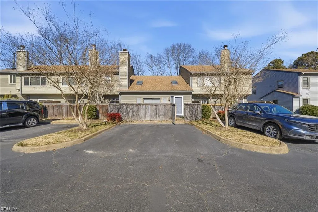 1524 Colonnade Dr, Virginia Beach — photo