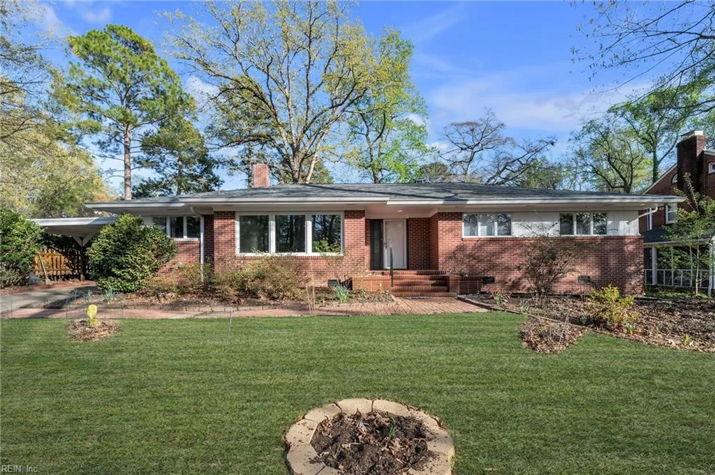 237 James River DR, NEWPORTNEWS VA 23601