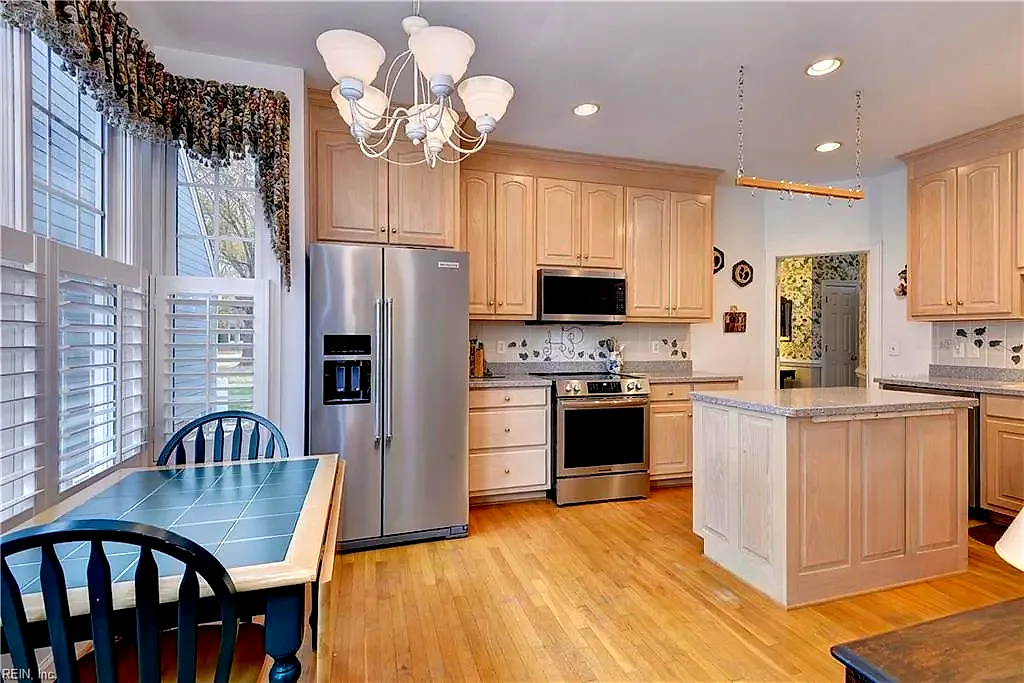 166 Highland, Williamsburg — photo