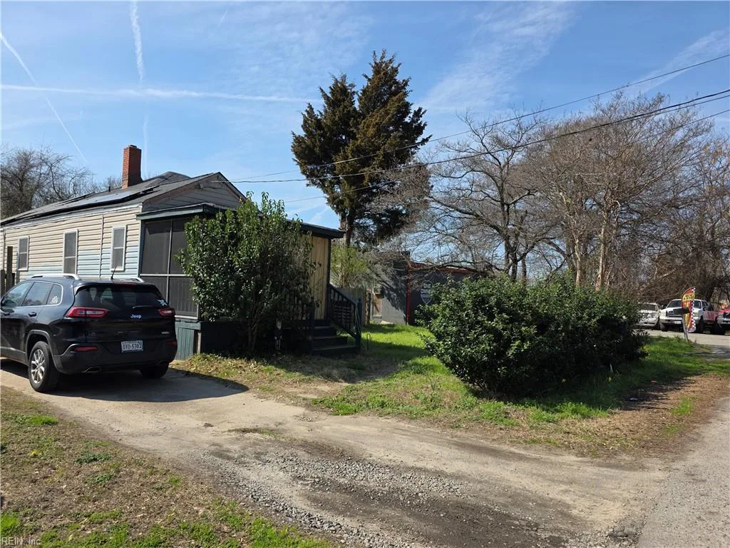 704 Burrow Ave, Chesapeake — photo