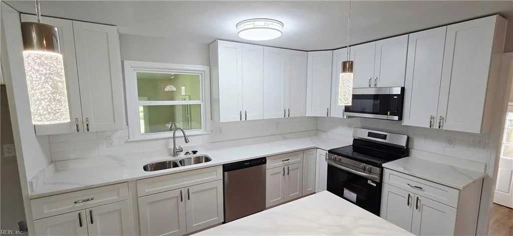 704 Burgesses LN, VIRGINIABEACH VA 23452