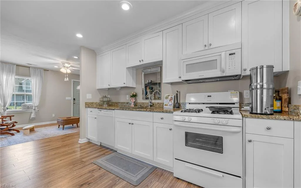 2408 Sunset Dr, Chesapeake — photo