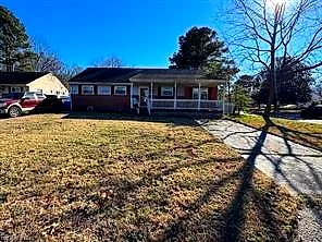 2415 Chesapeake Cir, Chesapeake — photo