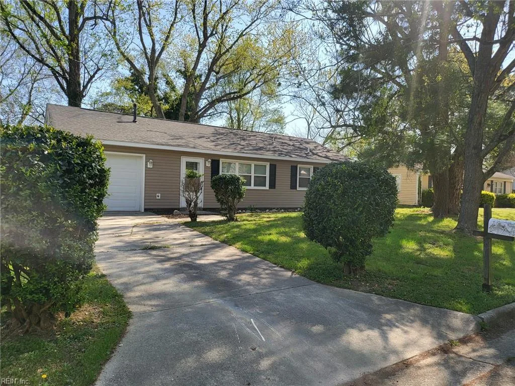 120 Schooner DR, NEWPORTNEWS VA 23602