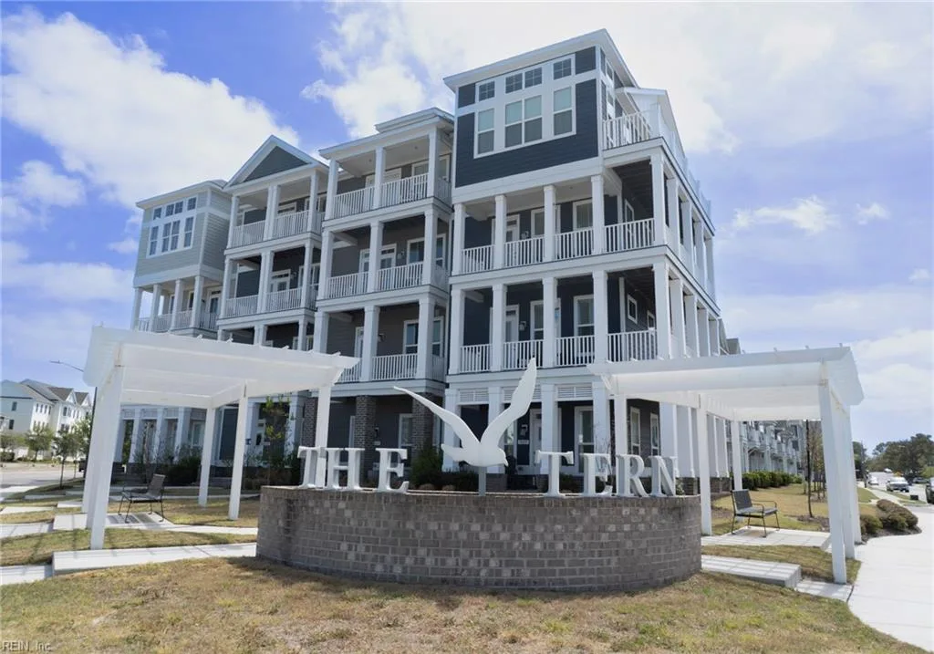 9681 Shore DR, NORFOLK VA 23518