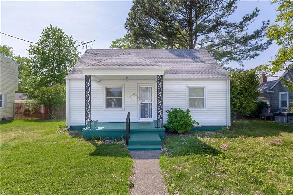 8717 Tidewater Dr, Norfolk — photo