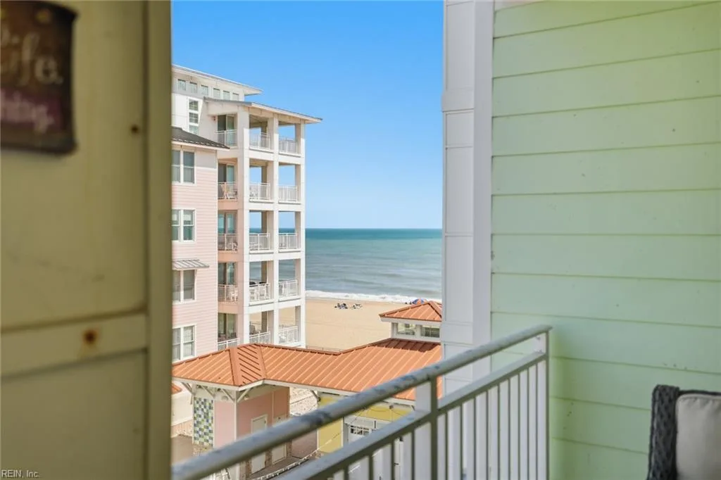 3738 Sandpiper RD #301B, VIRGINIABEACH VA 23456