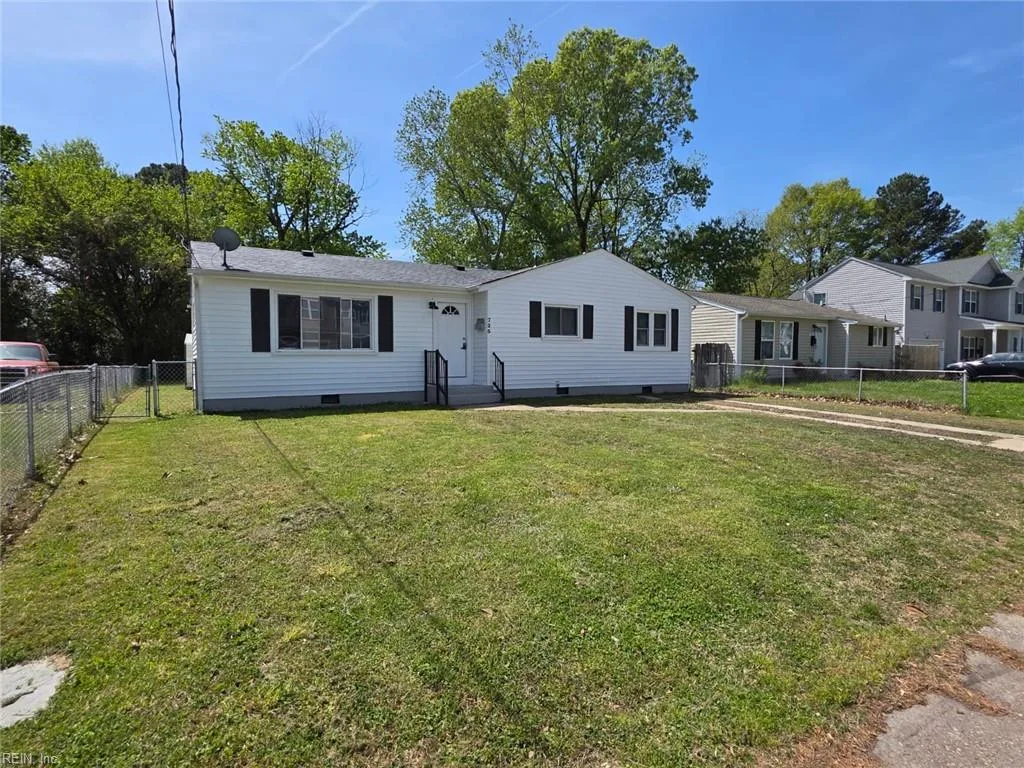 725 Potter RD, CHESAPEAKE VA 23320