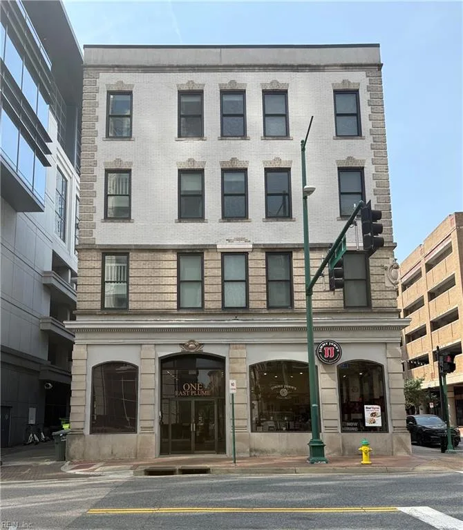 1 E Plume ST #3, NORFOLK VA 23510