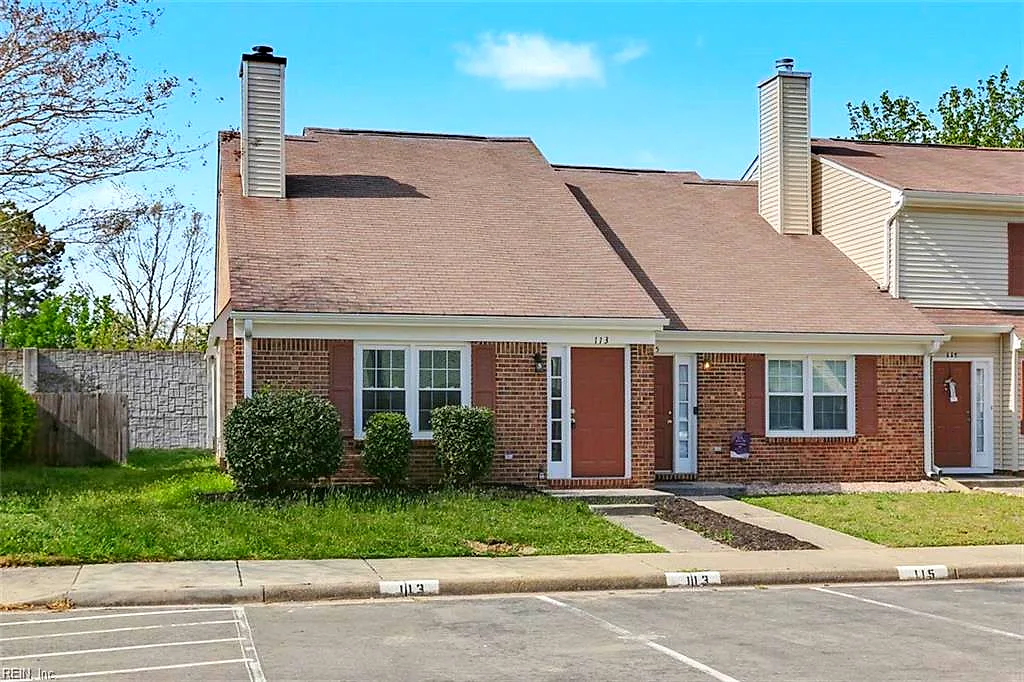 113 Cypress Xing, Yorktown — photo
