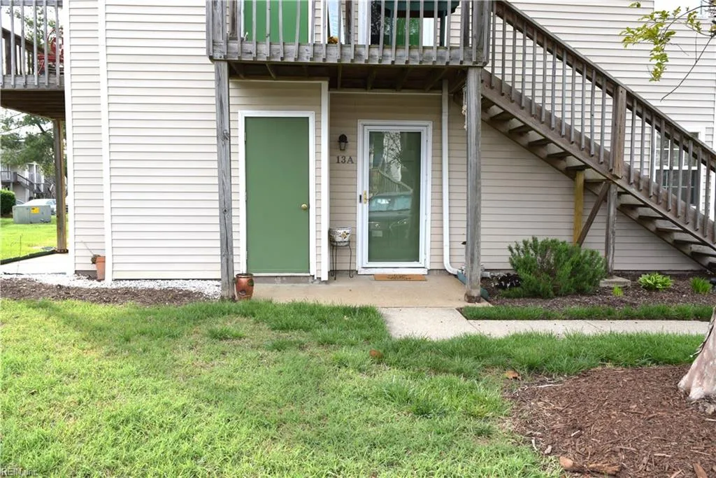 13 Inlandview Dr #A, Hampton — photo