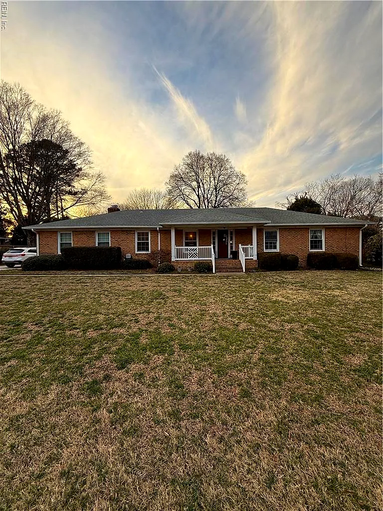 1437 Ashley Dr, Virginia Beach — photo