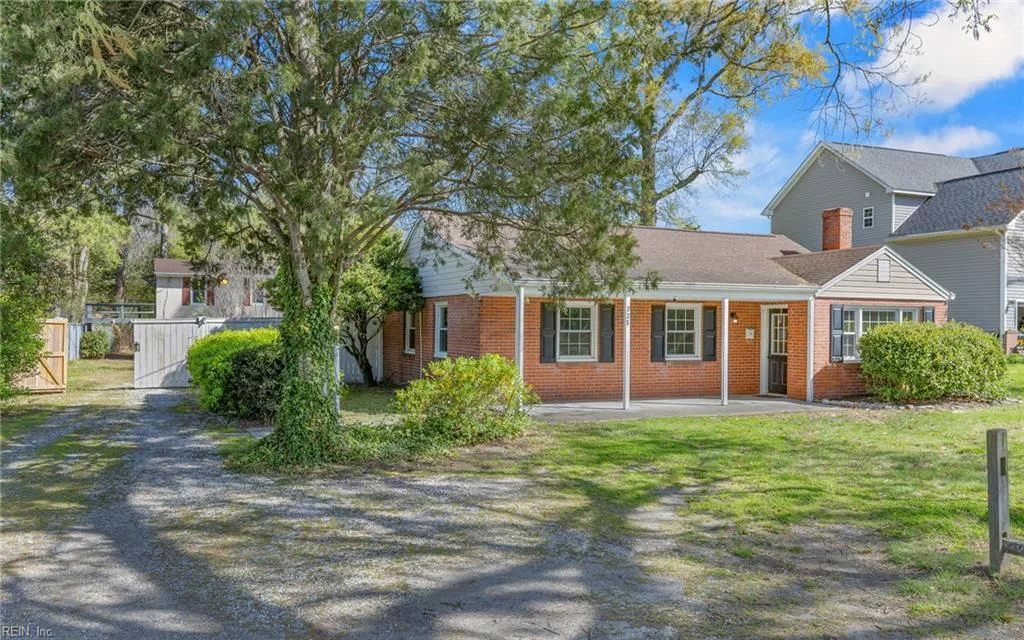 325 Fox Hill Rd, Hampton — photo