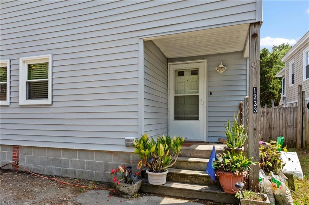 1233 Little Bay Ave, Norfolk — photo
