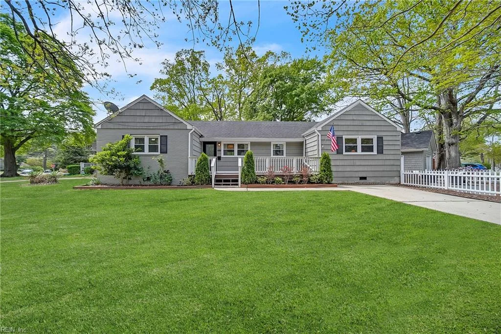1221 Winston St, Norfolk — photo
