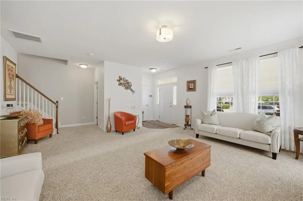 206 Harmony DR, PORTSMOUTH VA 23701