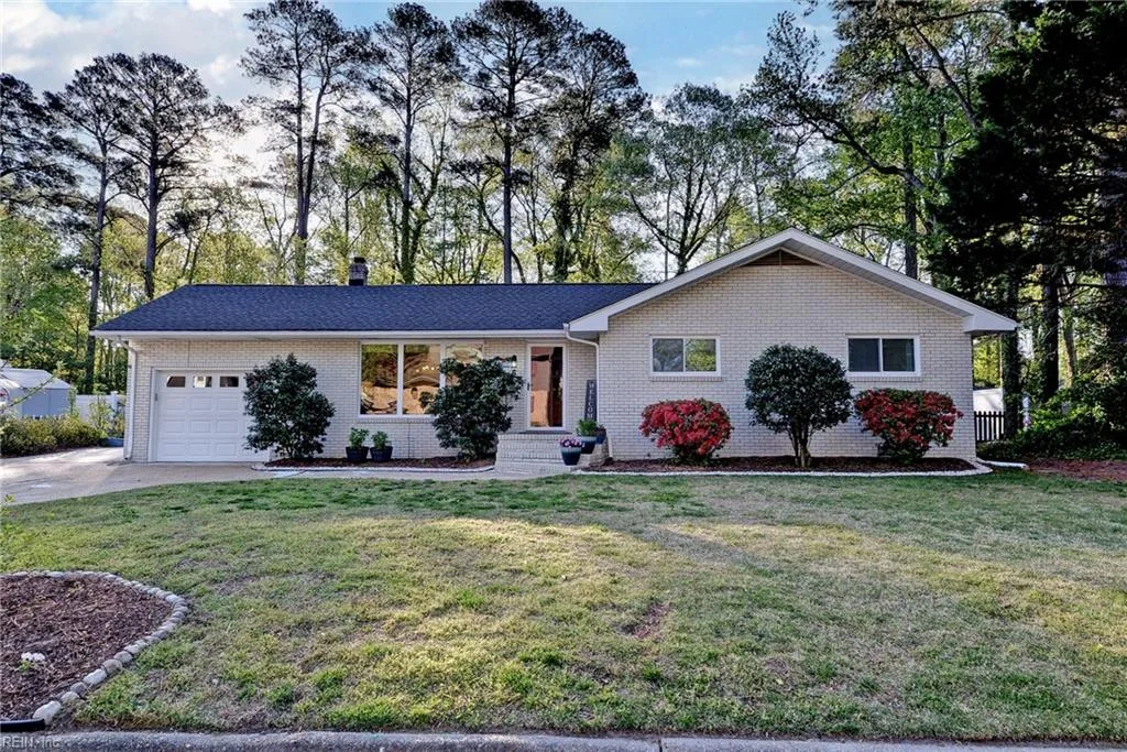 6 Hansom Dr, Poquoson — photo