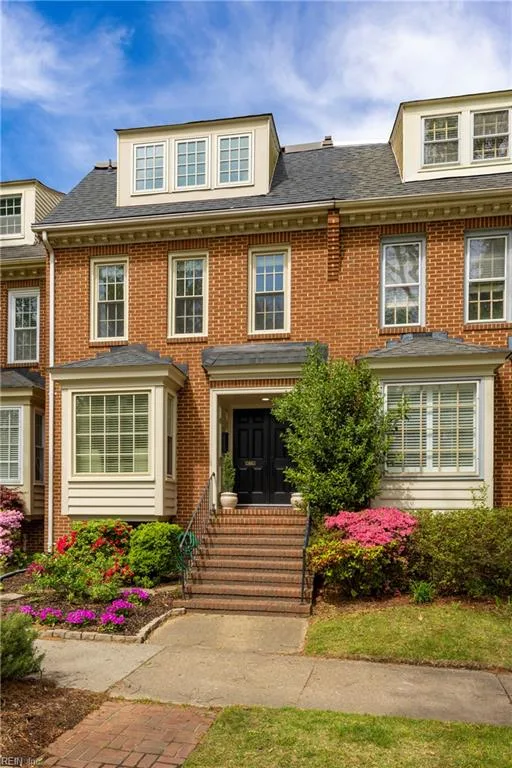 809 Botetourt GDNS, NORFOLK VA 23507
