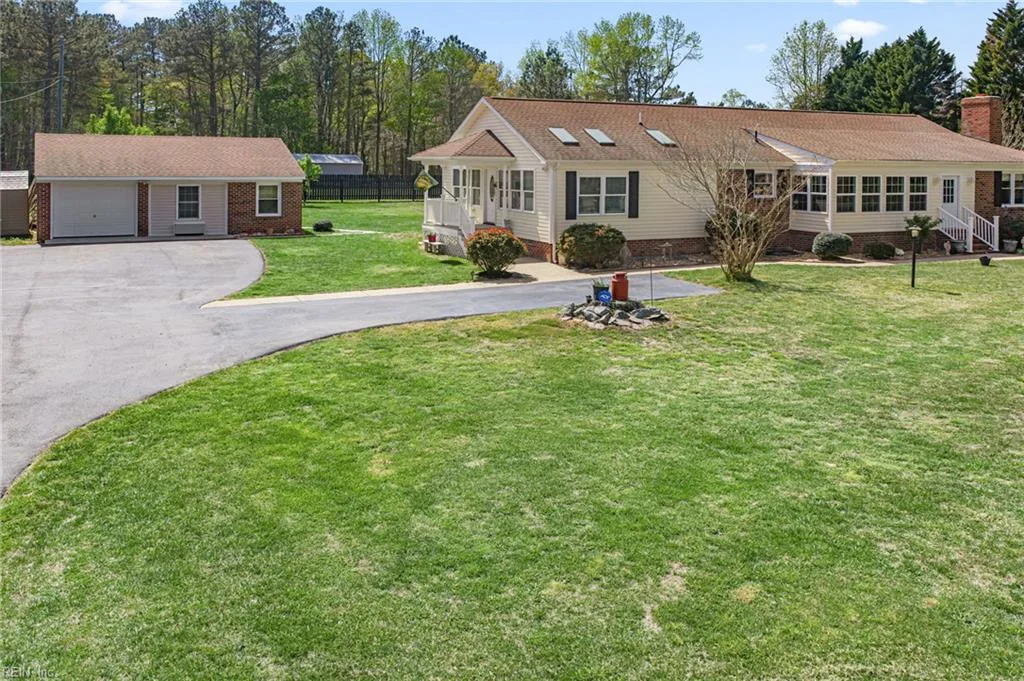 5542 Dilly-E LN, GLOUCESTER VA 23061
