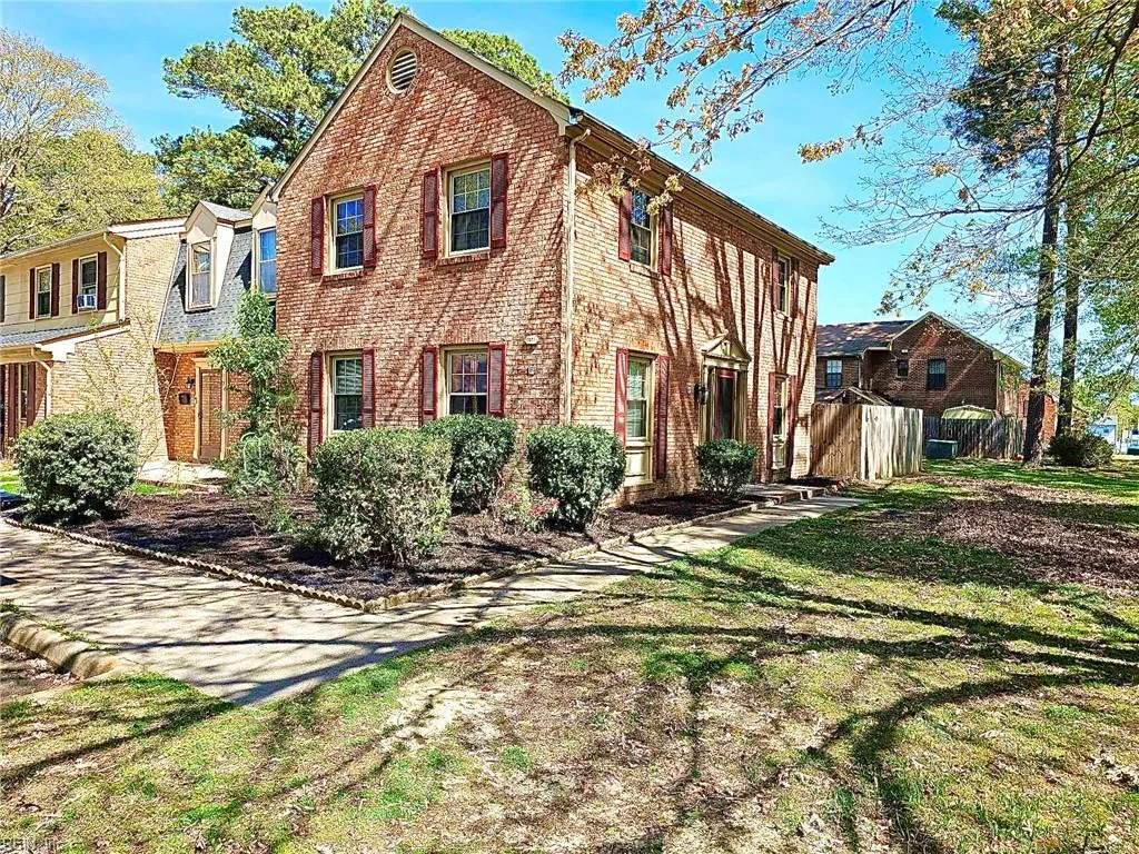 369 Circuit Lane None #F, Newport News — photo