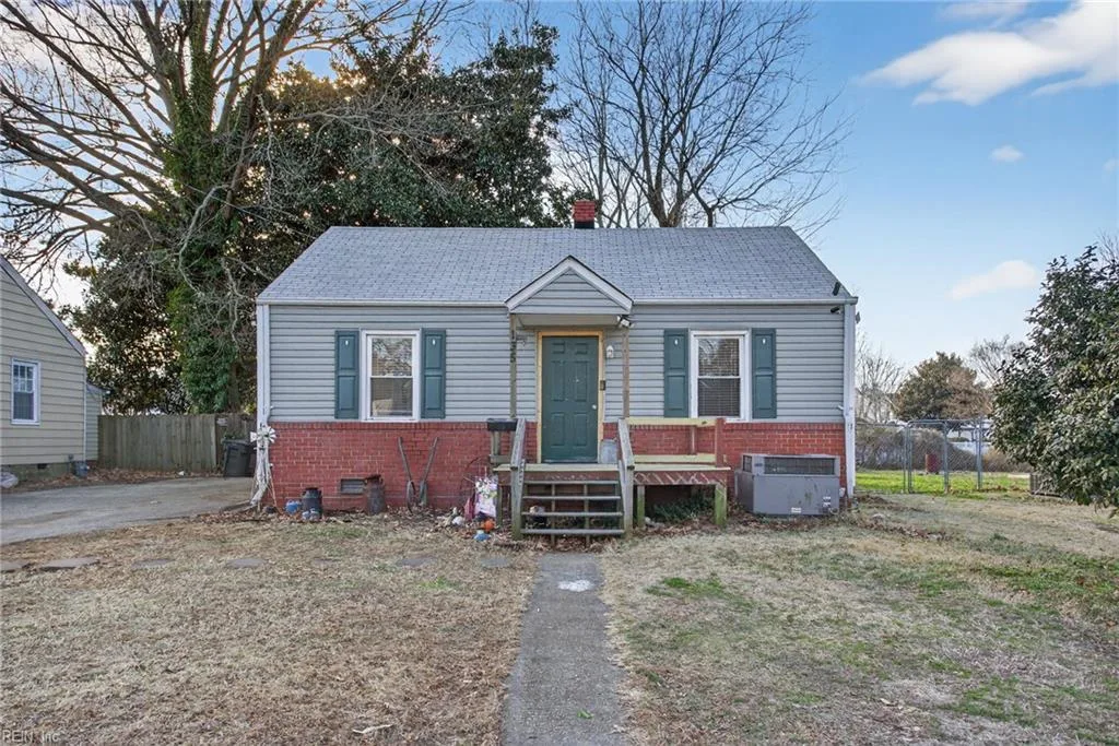 135 Roland DR, HAMPTON VA 23669
