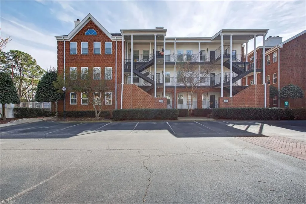 203 Westover AVE #101, NORFOLK VA 23507