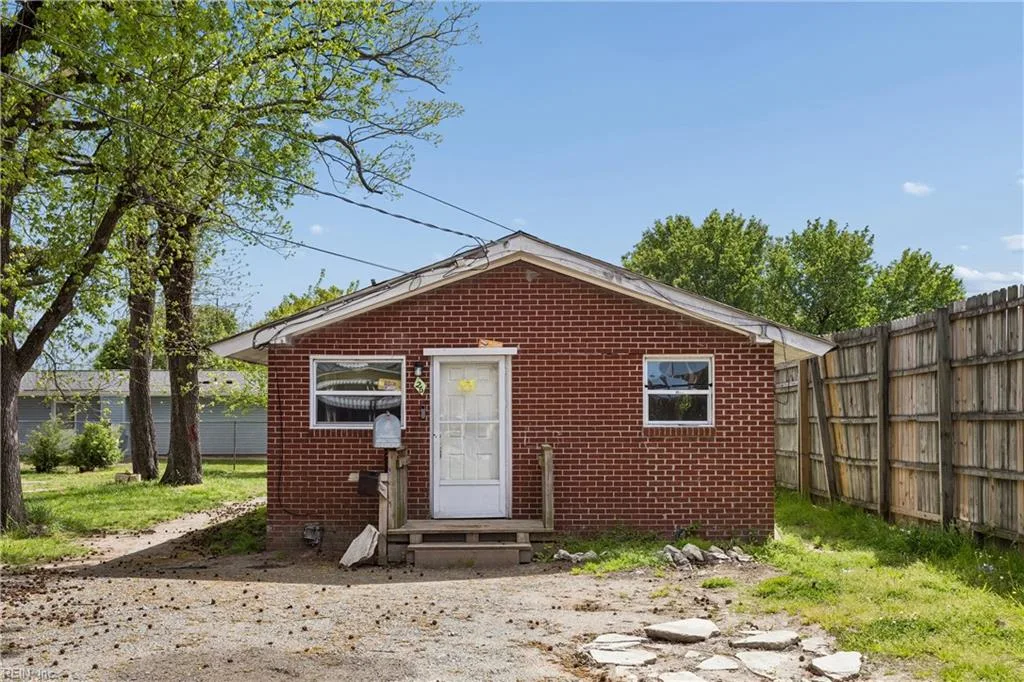 26 Bernard Ave, Hampton — photo