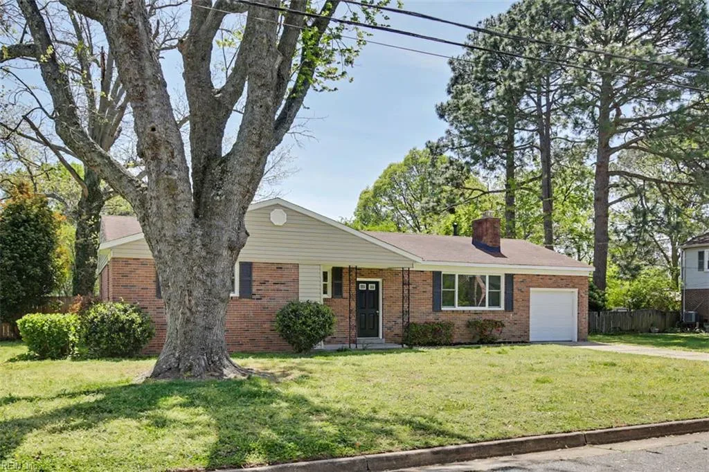 319 Pasture LN, HAMPTON VA 23669