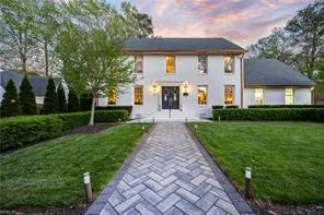 621 Hollygate LN, CHESAPEAKE VA 23322