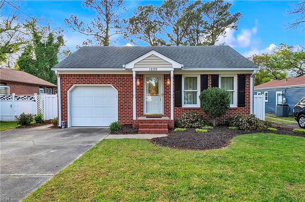 1225 Hawthorne Dr, Chesapeake — photo