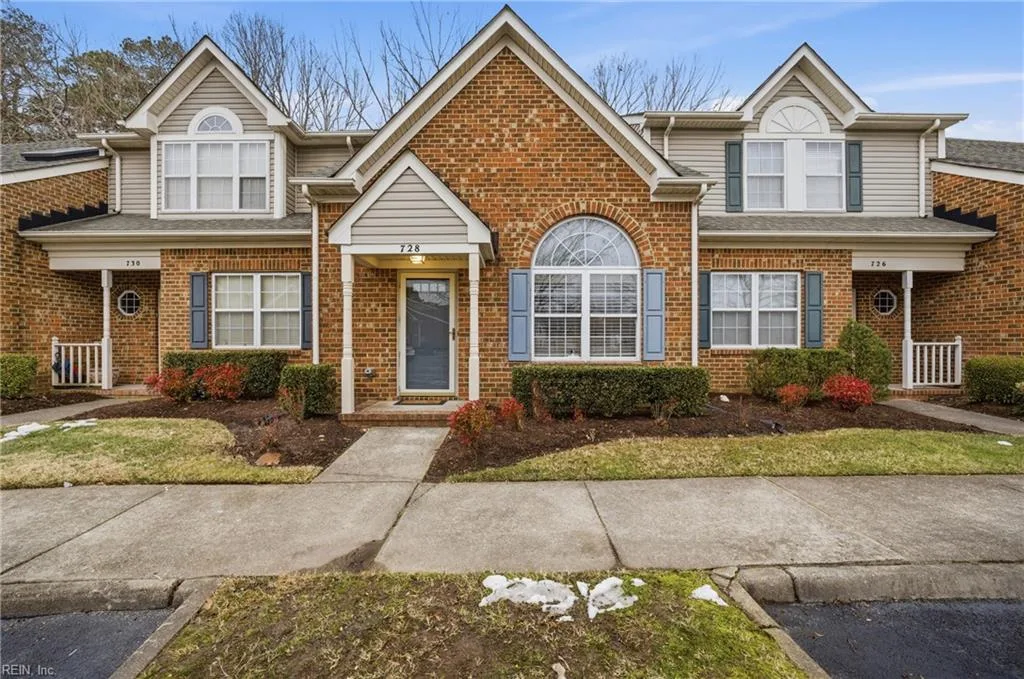 728 W Lake CIR, CHESAPEAKE VA 23322