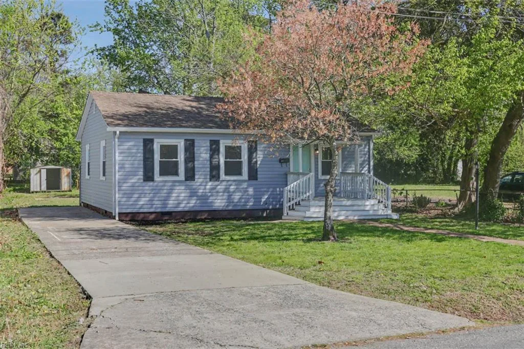 212 N Sixth ST, HAMPTON VA 23664