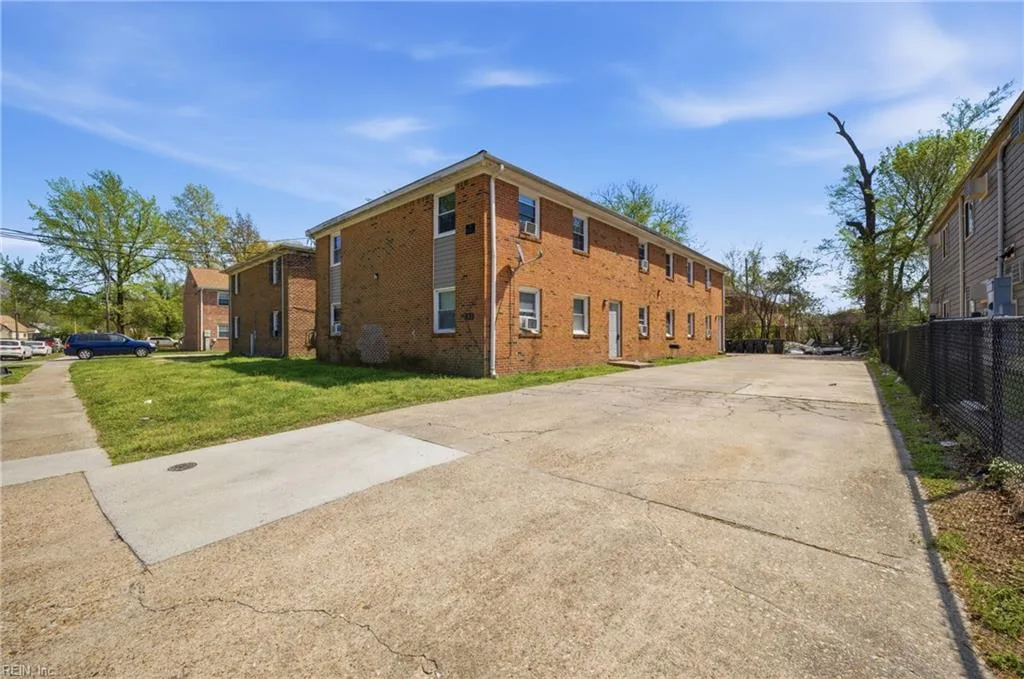 311 Ashlawn Dr #3, Norfolk — photo