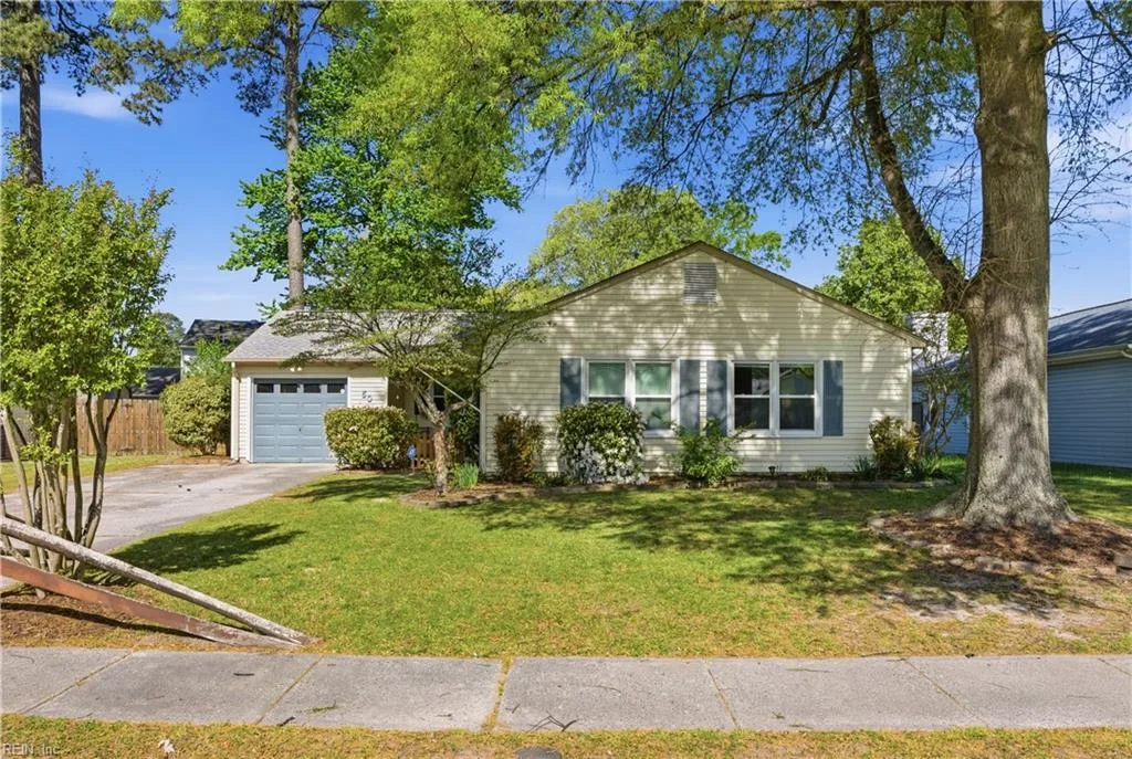 50 Sandy Lake DR, HAMPTON VA 23666