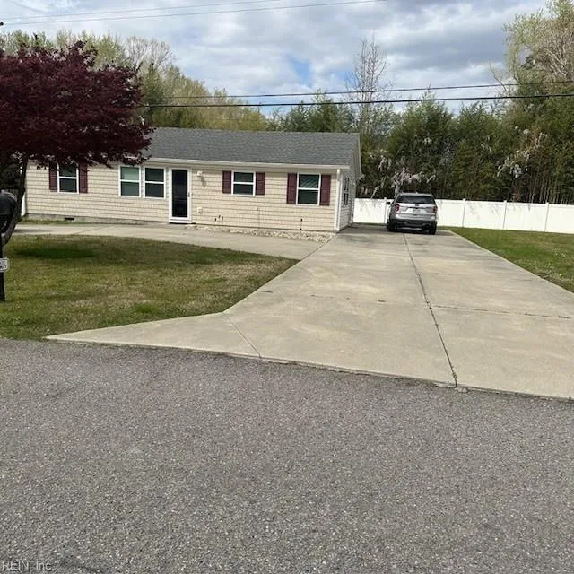 404 Forest RD, CHESAPEAKE VA 23322