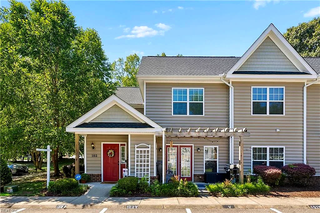 102 Lakeview CV, SMITHFIELD VA 23430