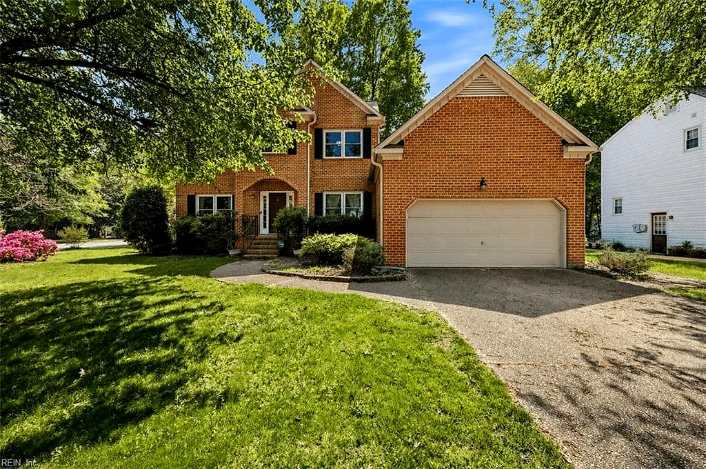 301 Treis Trail, Yorktown — photo