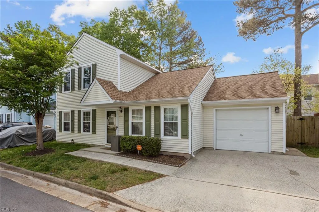 210 S Hunt Club RN, NEWPORTNEWS VA 23608