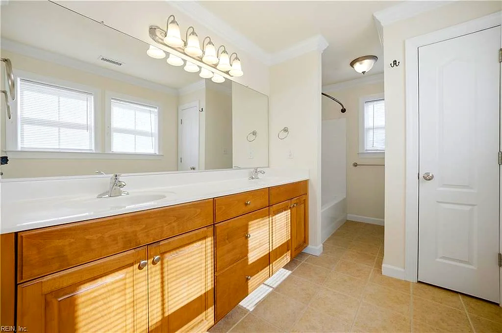 9577 8th Bay St, Norfolk — photo