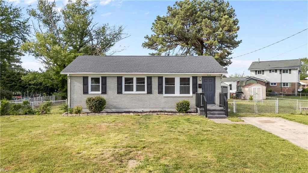 902 Mineo LN, PORTSMOUTH VA 23701