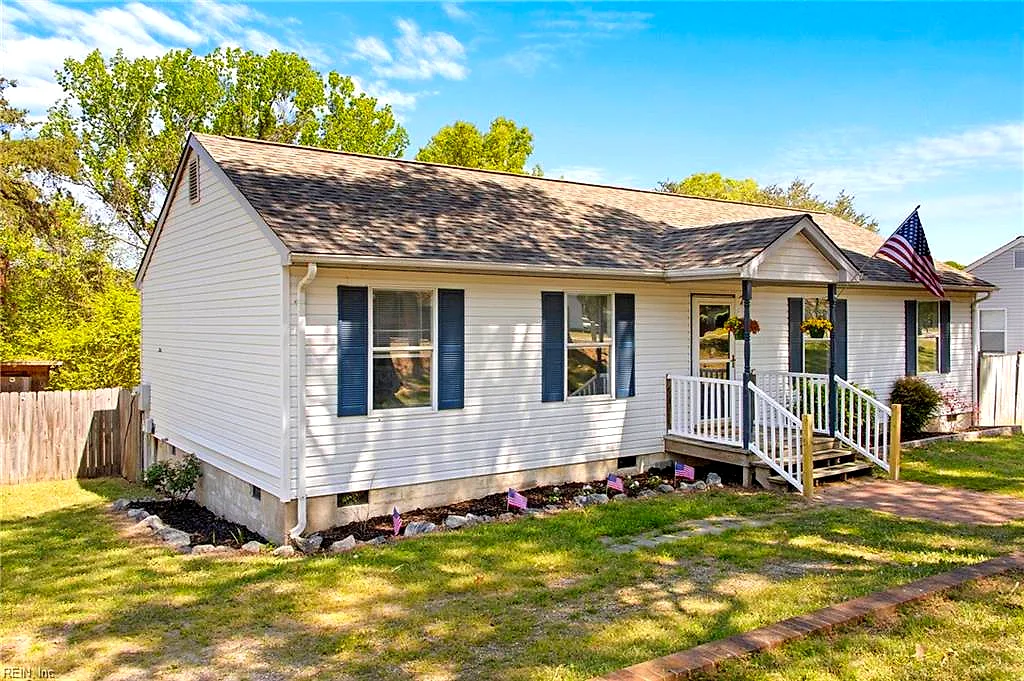 7437 Camp Okee Dr, Gloucester — photo